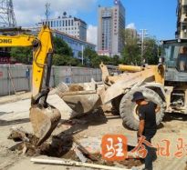 小屄被肏后的视频高温下的坚守｜道路建设者用汗水铺就畅通路